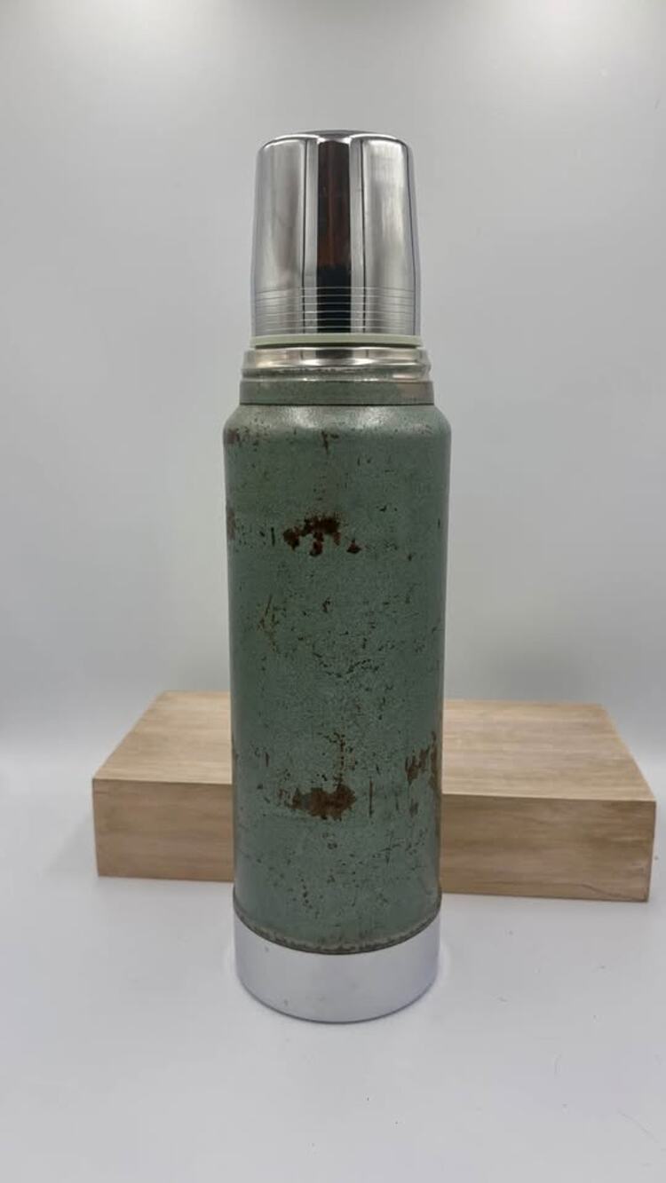 Vintage Aladdin Stanley Vacuum Bottle A-944C Quart